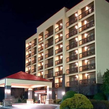 Vista Suites Hotel Near Island Drive And Convention Center Pigeon Forge Exterior photo
