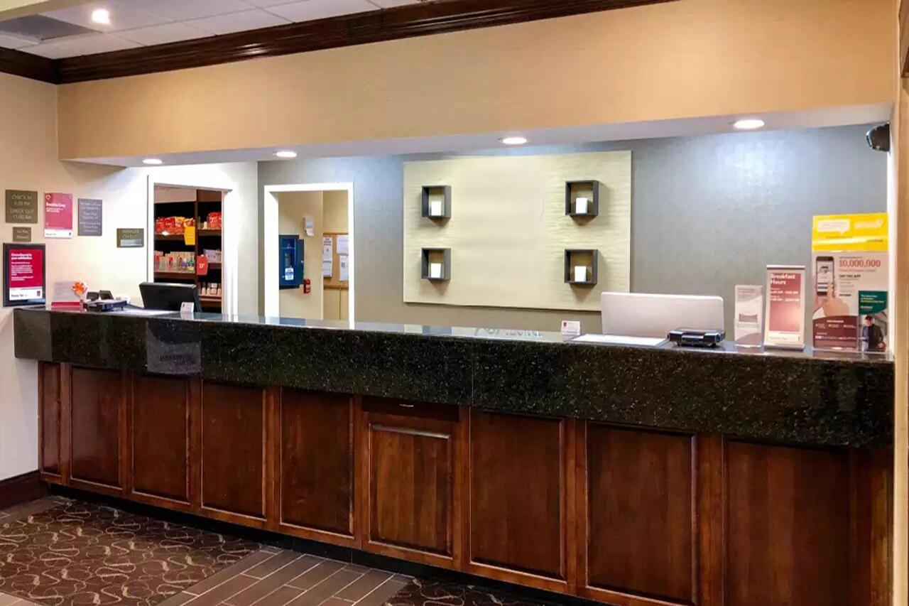 Vista Suites Hotel Near Island Drive And Convention Center Pigeon Forge Exterior photo